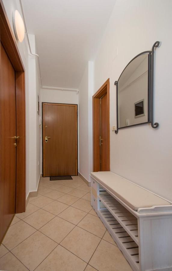 City Centre Sea View Apartment PUY Eksteriør bilde