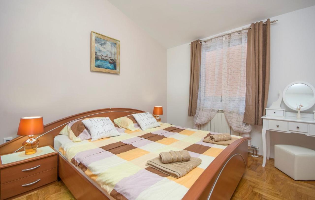 City Centre Sea View Apartment PUY Eksteriør bilde