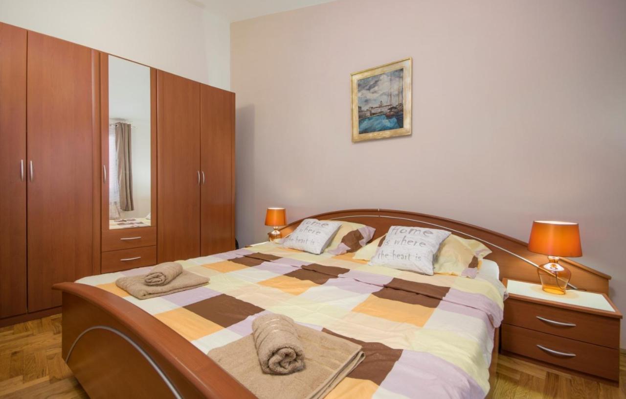 City Centre Sea View Apartment PUY Eksteriør bilde