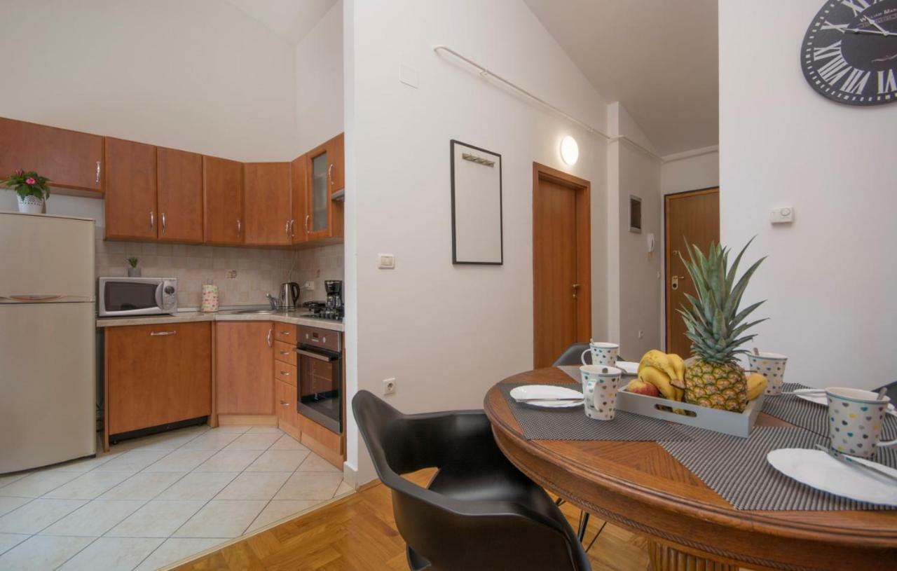City Centre Sea View Apartment PUY Eksteriør bilde